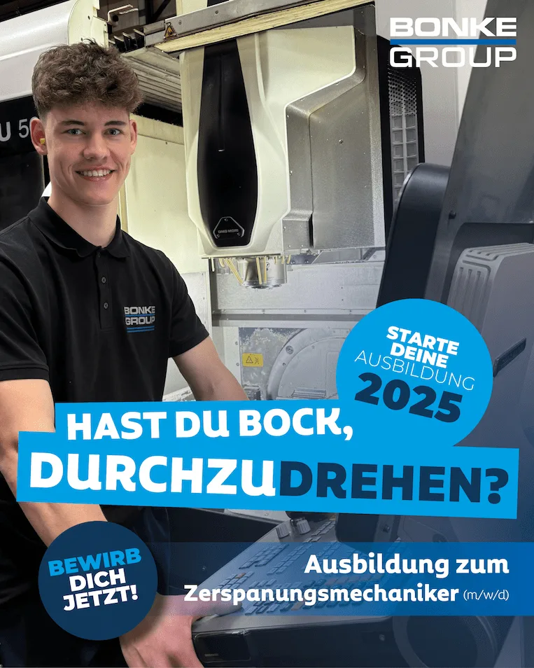 Werbeanzeige für Ausbildung zum Zerspanungsmechaniker. Das Bild zeigt einen Auszubildenden an der Drehmaschine.